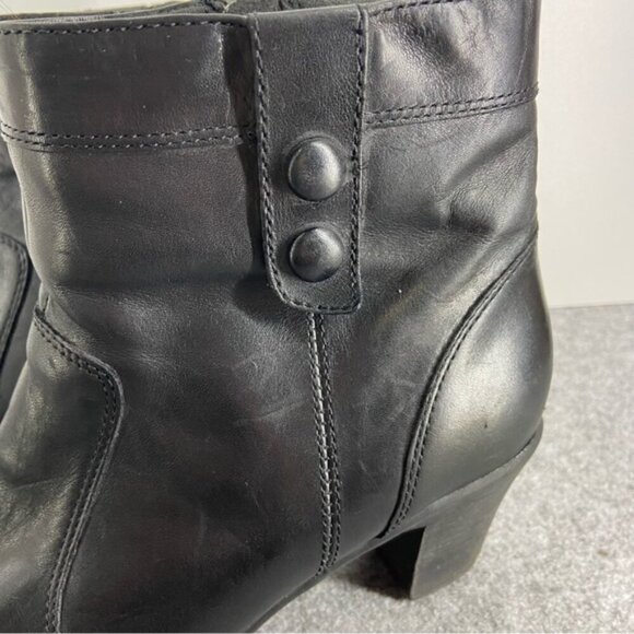 Clarks Gorgeous Black Leather Ankle Boots Women’s Size 9M - Picture 2 of 12